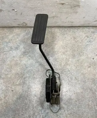 Subaru Legacy Accelerator throttle pedal 36010AG050 1988000170