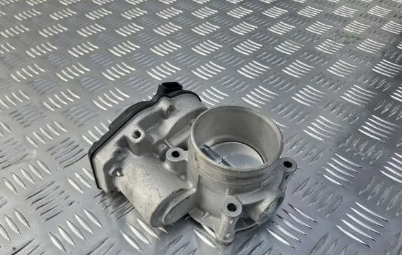 Ford Kuga III Throttle body valve DS7E-9F991-AK