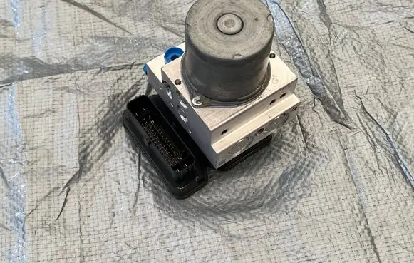 Mercedes-Benz G W463 2nd Gen ABS Pump A4639006404