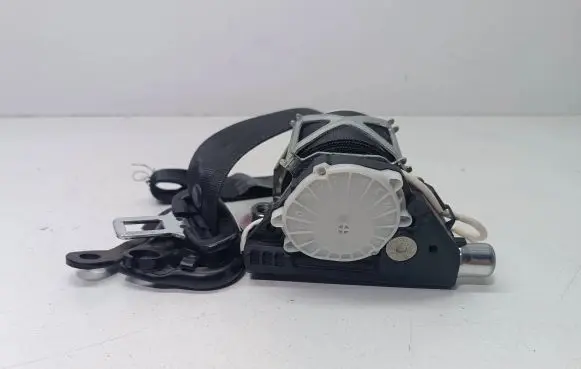 Volkswagen Eos Front seatbelt 1Q2857706B 34070996 079633X