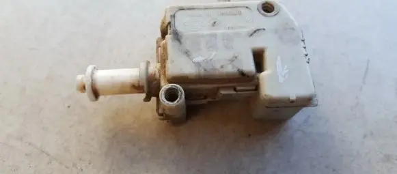 Audi A6 S6 C5 4B Central locking motor 3B0862159