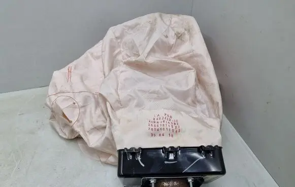 Dodge Challenger Passenger airbag P68174016AF