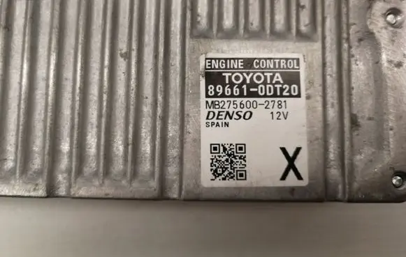 Toyota Yaris Engine control unit/module 896610DT20