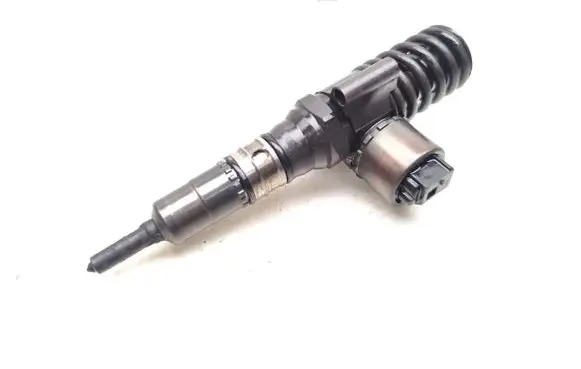 Skoda Octavia Mk2 (1Z) Fuel injector 0414720404
