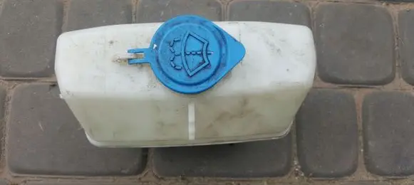 Suzuki Jimny Windshield washer fluid reservoir/tank