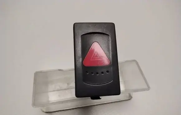 Volkswagen PASSAT B5 Hazard light switch 7M3953235 YM2113A350BAW