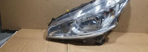 Peugeot 208 Headlight/headlamp 9802221880