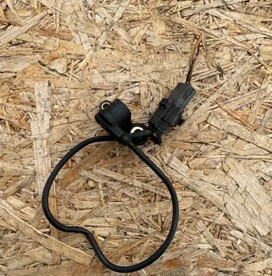 Mazda 626 Crankshaft position sensor J5T151