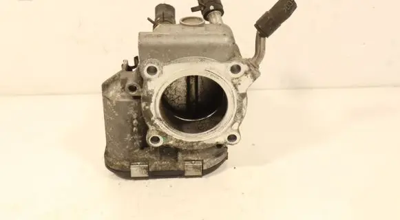 Hyundai Elantra Throttle body valve 351002B180