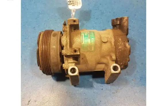 Renault Clio II Air conditioning (A/C) compressor (pump) 8200037058