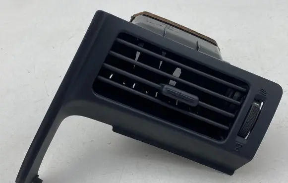 Toyota Verso Dash center air vent grill 556800F030