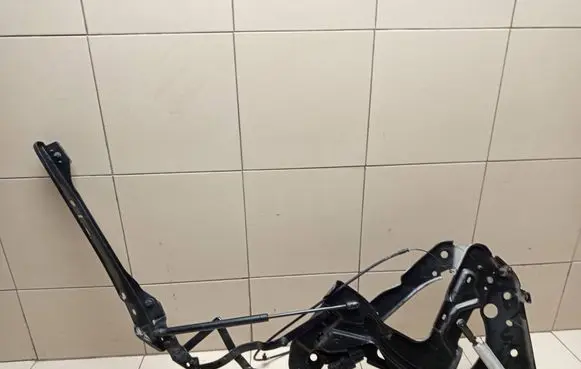 Renault Megane II Tailgate/trunk/boot hinge E84827756 E84827652B