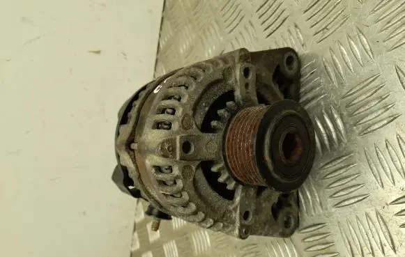 Suzuki Grand Vitara II Generator/alternator 3140067J1
