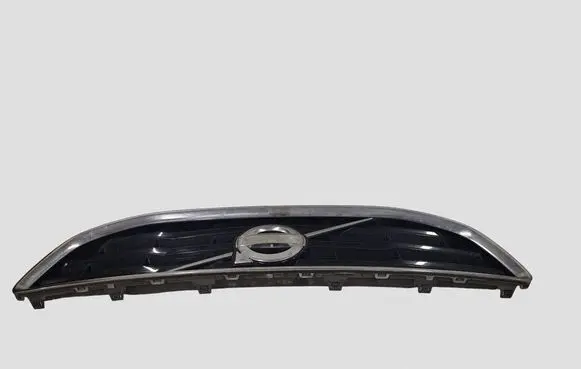 Volvo V40 Front bumper upper radiator grill 31353120 31353121