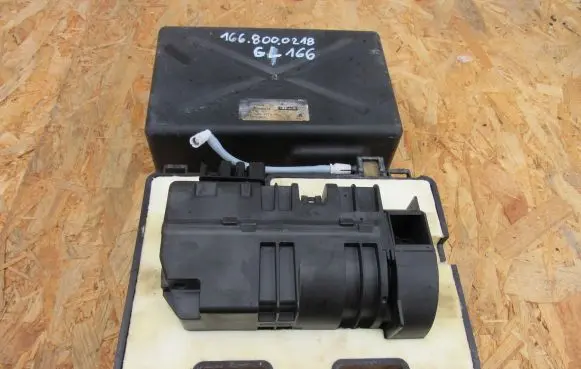 Mercedes-Benz ML W166 Air suspension compressor/pump 1668000218