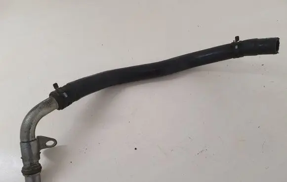 Toyota Avensis T270 Engine coolant pipe/hose