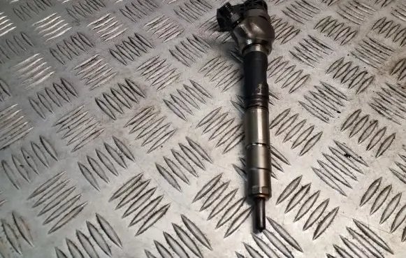 Skoda Superb B8 (3V) Fuel injector 04L130277AD 0445110473