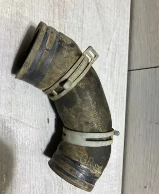 Air intake hose/pipe