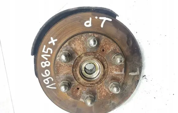 Mitsubishi Pajero Front wheel hub spindle knuckle
