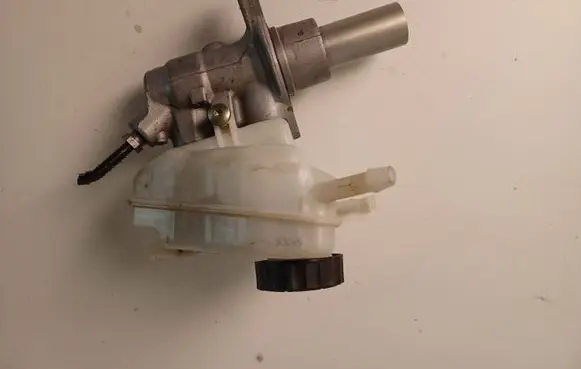 Mercedes-Benz C W205 Master brake cylinder A2054300002