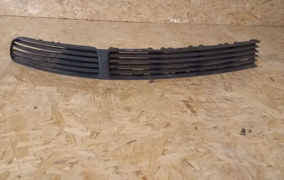 Volkswagen PASSAT B5 Front bumper lower grill