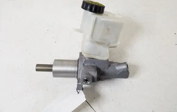 Master brake cylinder