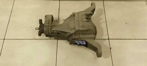 Mercedes-Benz R W251 Rear differential/diff mount bracket A1643501614