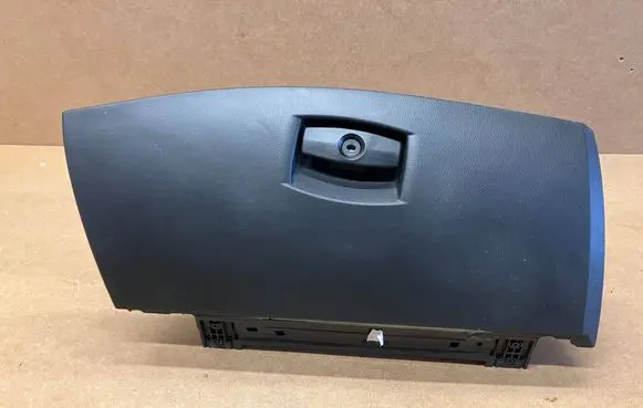 BMW 5 E60 E61 Glove box 7034079