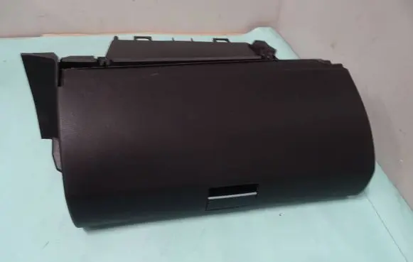 Mercedes-Benz B W245 Glove box 