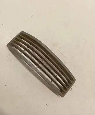 Rear air vent grill