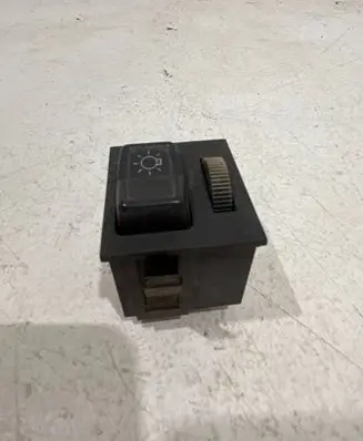 Volkswagen Golf I Light switch 321941531K