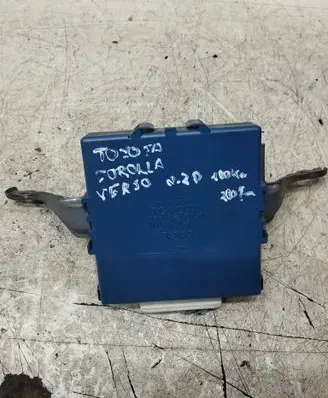 Toyota Corolla Verso AR10 Combustion control unit/module 896180F020 MB1238009021