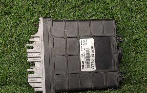 Audi A6 S6 C4 4A Engine control unit/module ECU 028906021J 0281001258