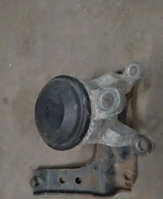 Nissan Murano Z51 Engine mount bracket
