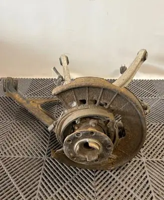 Rear wheel hub spindle/knuckle