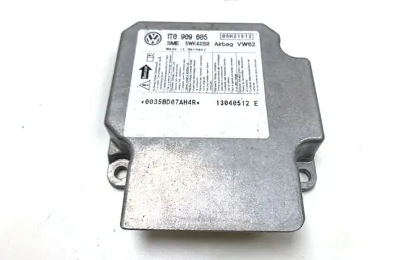 Volkswagen Touran I Airbag control unit/module 1T0909605 5WK43150 05H21S12