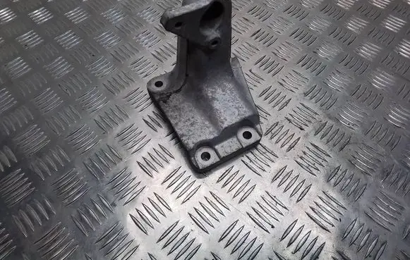 BMW 1 F20 F21 Engine mounting bracket