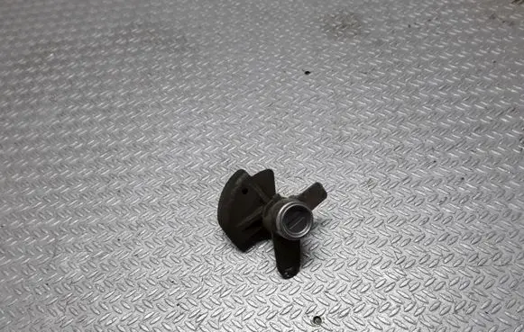 Hyundai Getz Front door lock (next to the handle) 