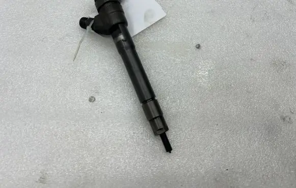 Nissan X-Trail T32 Fuel injector 0445110546