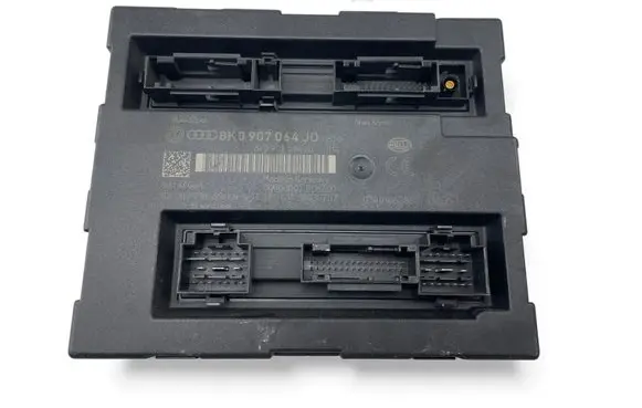 Audi A5 8T 8F Central body control module 8K0907064JD