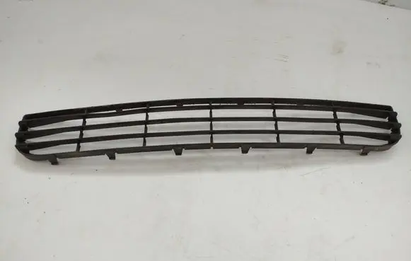 Mitsubishi Colt Front bumper lower grill MN105191