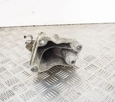 BMW 3 E92 E93 Engine mounting bracket 6781916