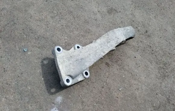 Mercedes-Benz A W168 Engine mounting bracket