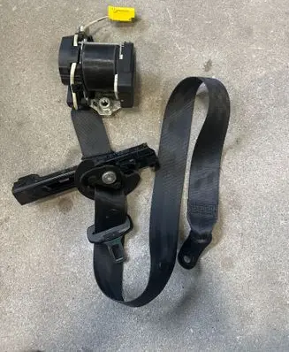 Volkswagen Touran II Front seatbelt 1T1857705C 34123349 YP65710