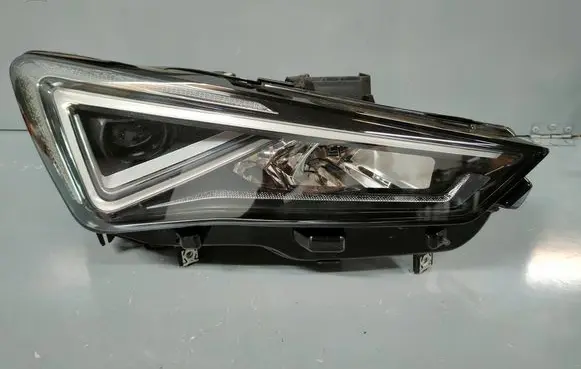 Cupra Formentor Headlight/headlamp 5FG941008E