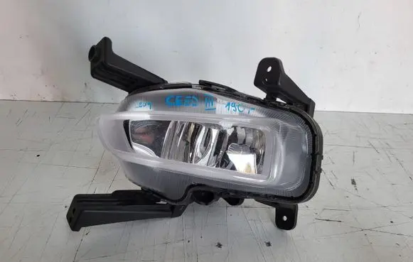 KIA Ceed Headlight/headlamp 92201-J7000