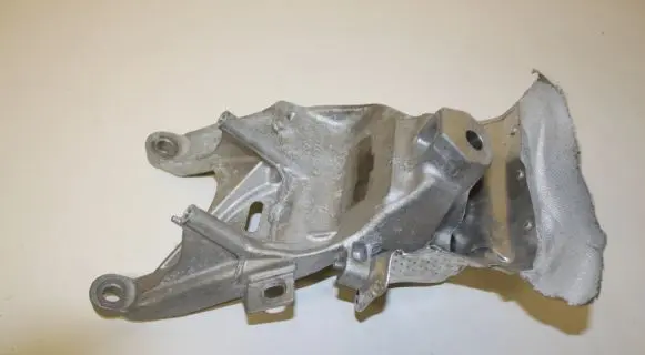 Audi A6 S6 C8 4K Engine mounting bracket 4M0199308BQ