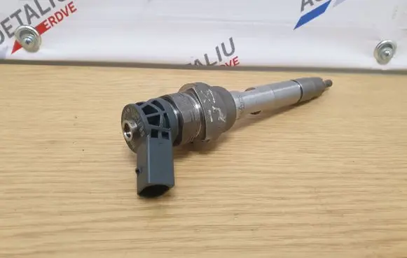BMW X1 F48 F49 Fuel injector 8514146 0445110613