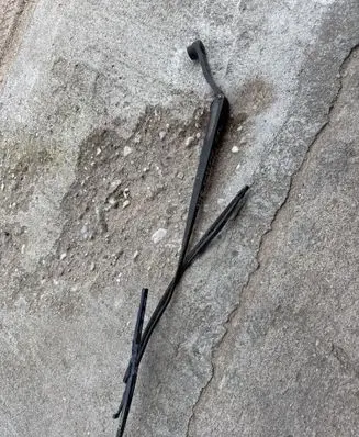 KIA Sorento Front wiper blade arm
