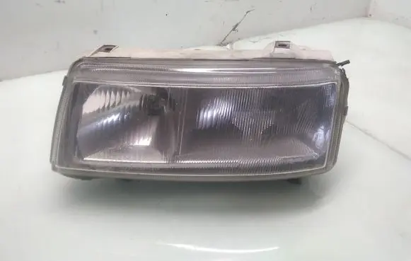 Volkswagen PASSAT B4 Headlight/headlamp 301141967